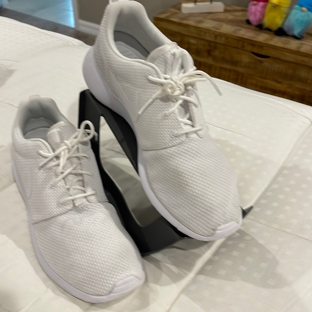 Nike Flyknit sneakers 9.5